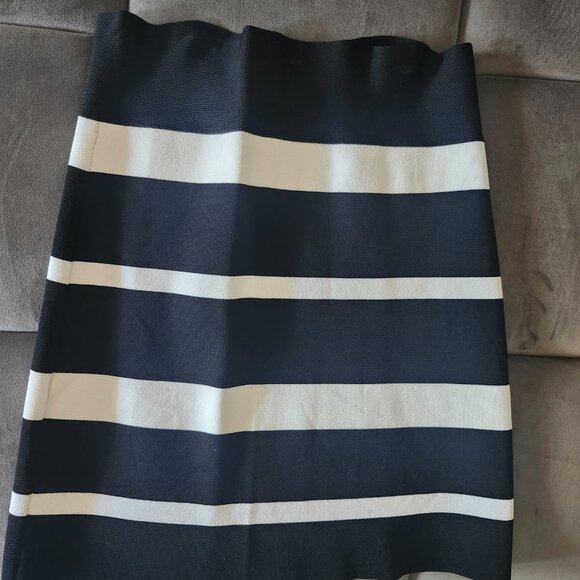 Bcbg max azria black and white striped bandage skirt m - Picture 2 of 2